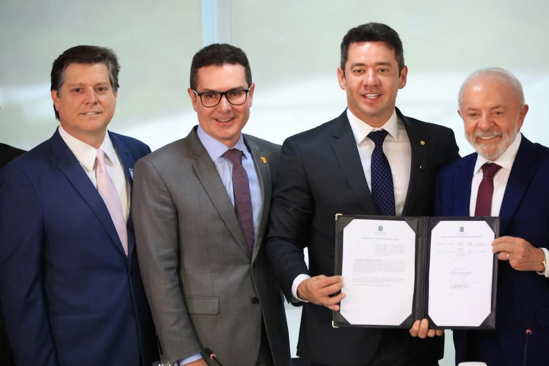 Prefeito Ricardo Silva viabiliza, junto ao Governo Federal, investimento de R$ 1,1 bilhão para a Via Leste–Oeste