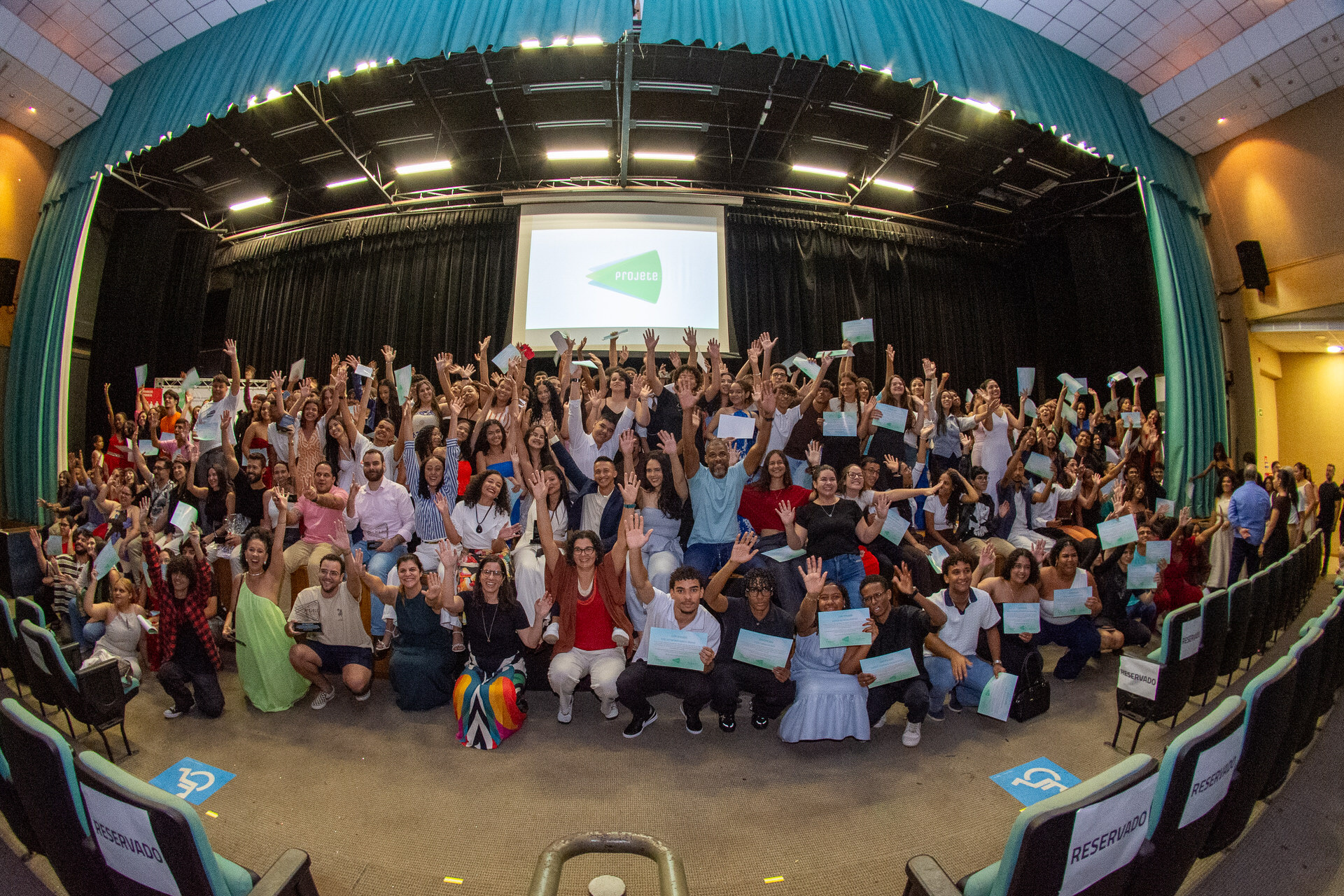 Projete encerra atividades com mais de 200 jovens formados em 2025