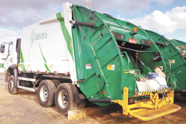 Motorista de caminhão de lixo preso após atropelar e matar idosa em Franca