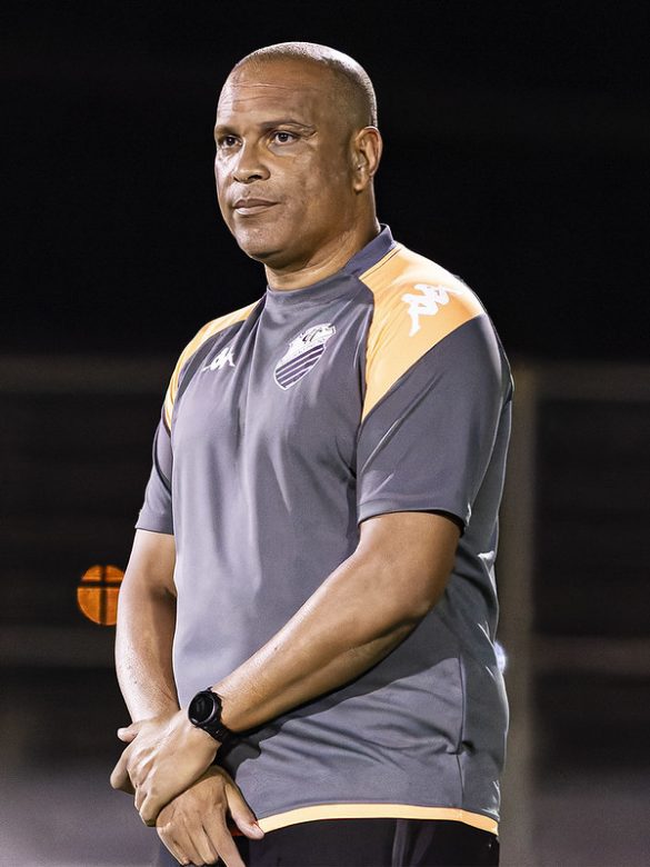 Comercial projeta Copa Paulista em meio a indefinições de técnico e meia destaque